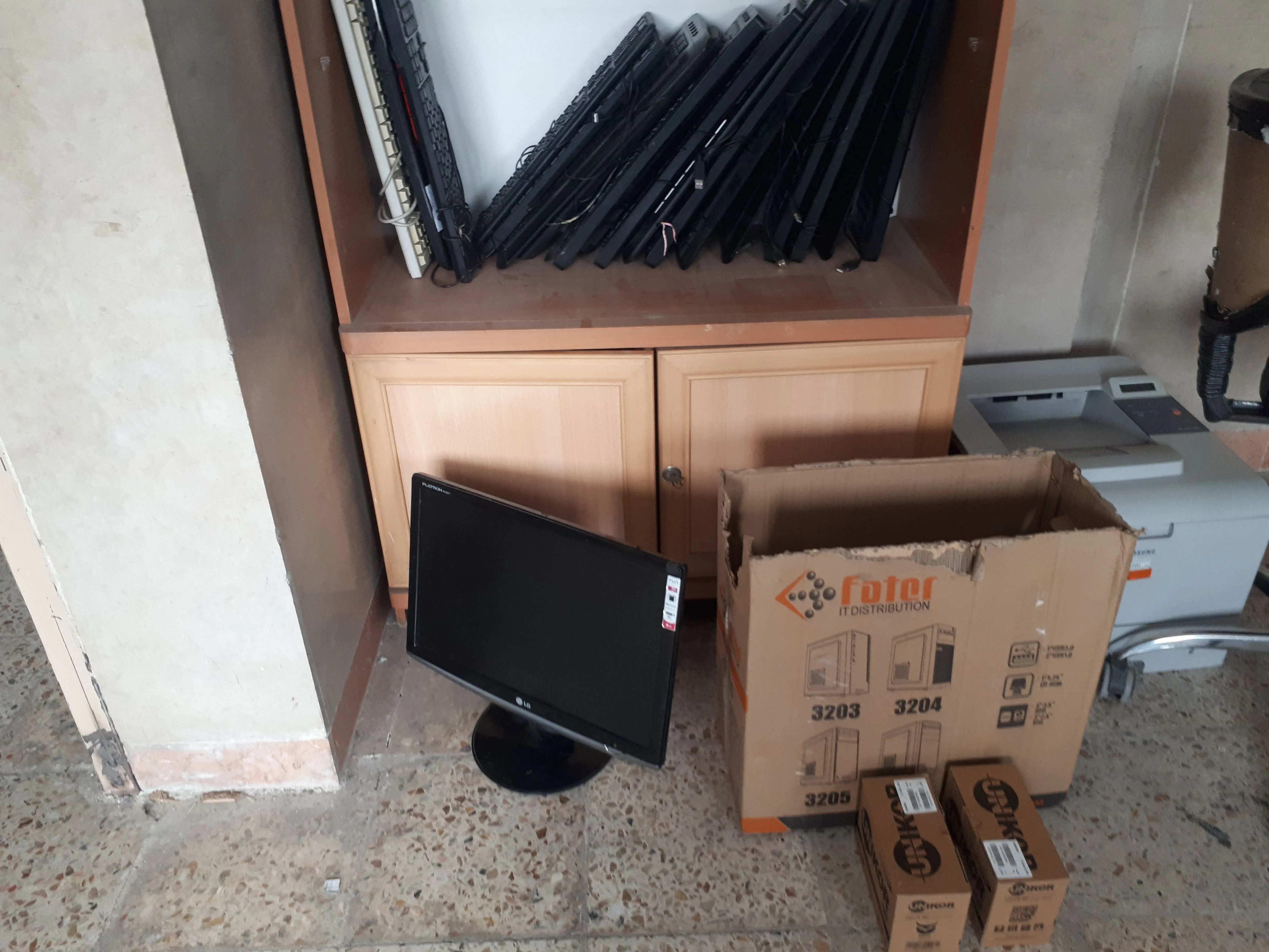تصویر خبر تعویض ups های هنرستان