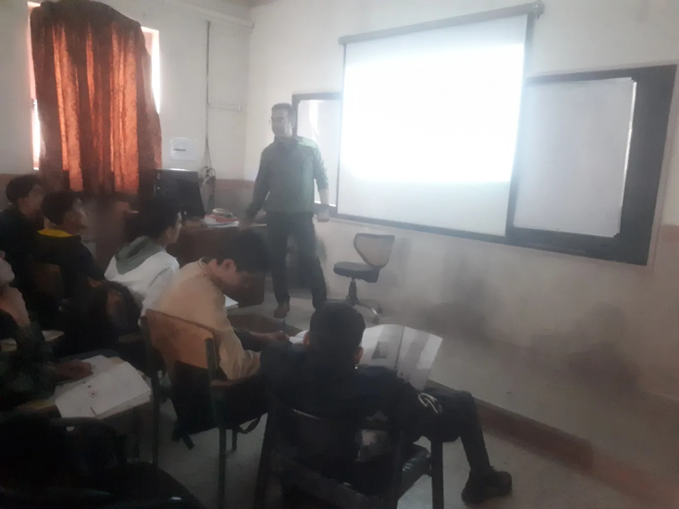 تصویر خبر بازدید بالینی درس تولید دانش فنی پایه