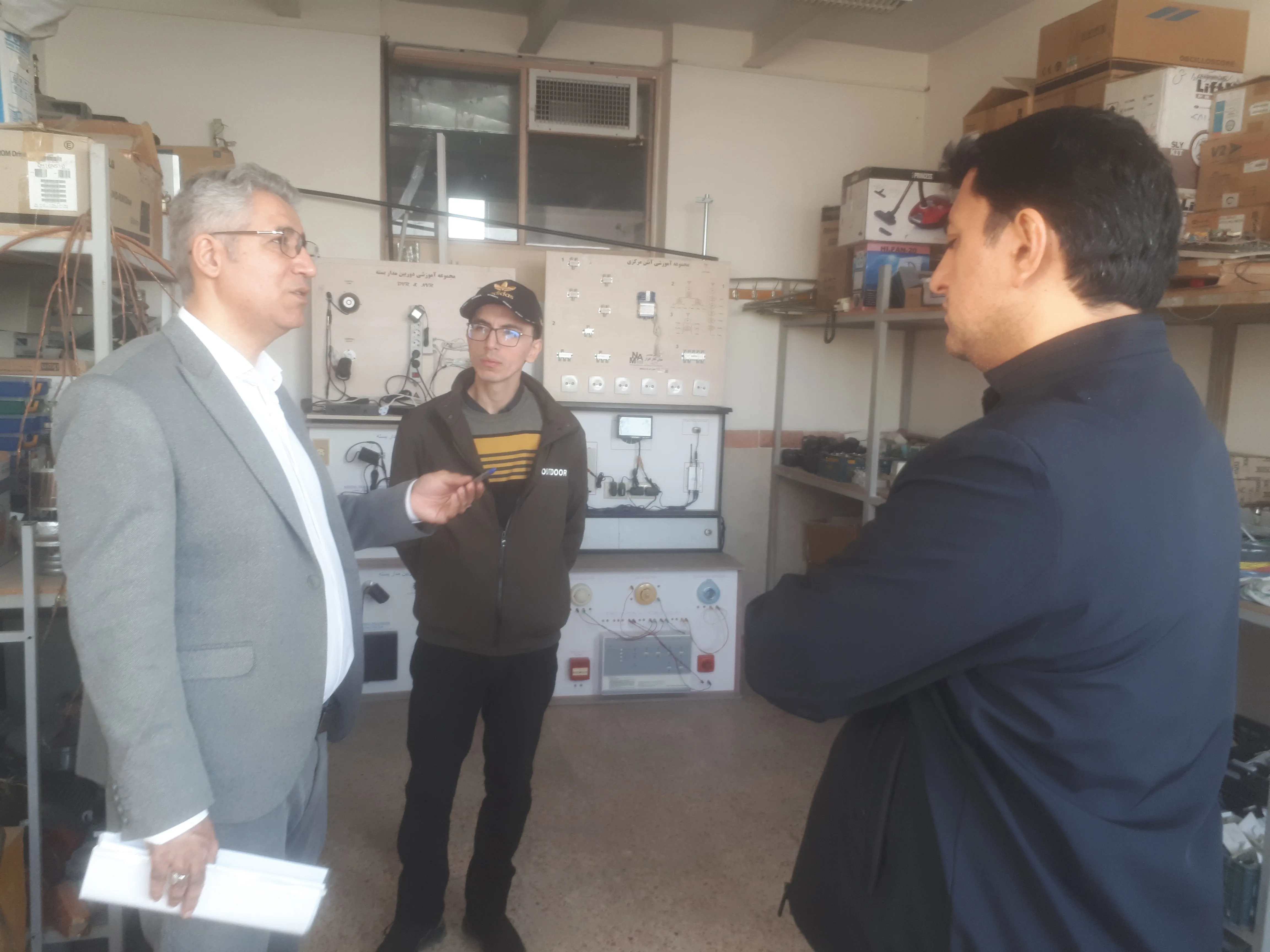 تصویر خبر بازدید سرگروههای استانی رشته برق